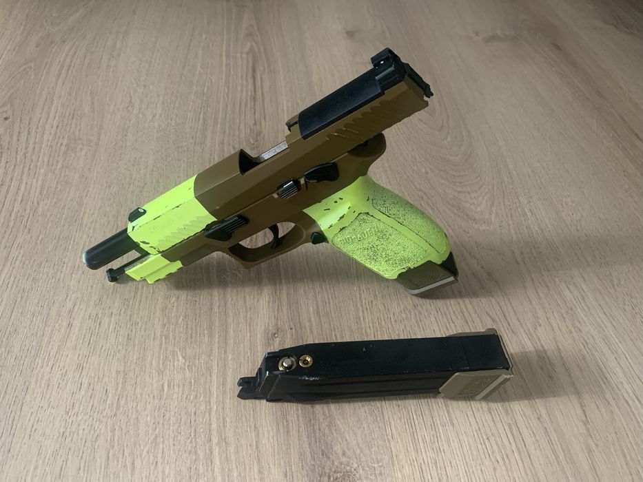 AKM GBB Tokyo Marui/Sig Sauer M17/Colete/Cinto tactico
