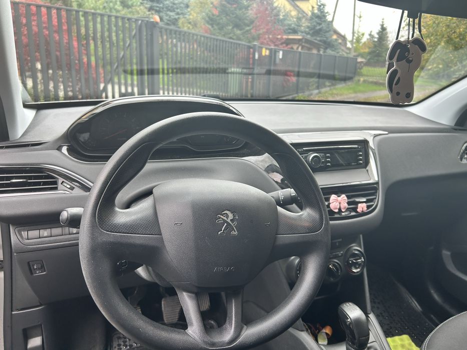 Peugeot 208  1.0 vti 68 km 102200 km