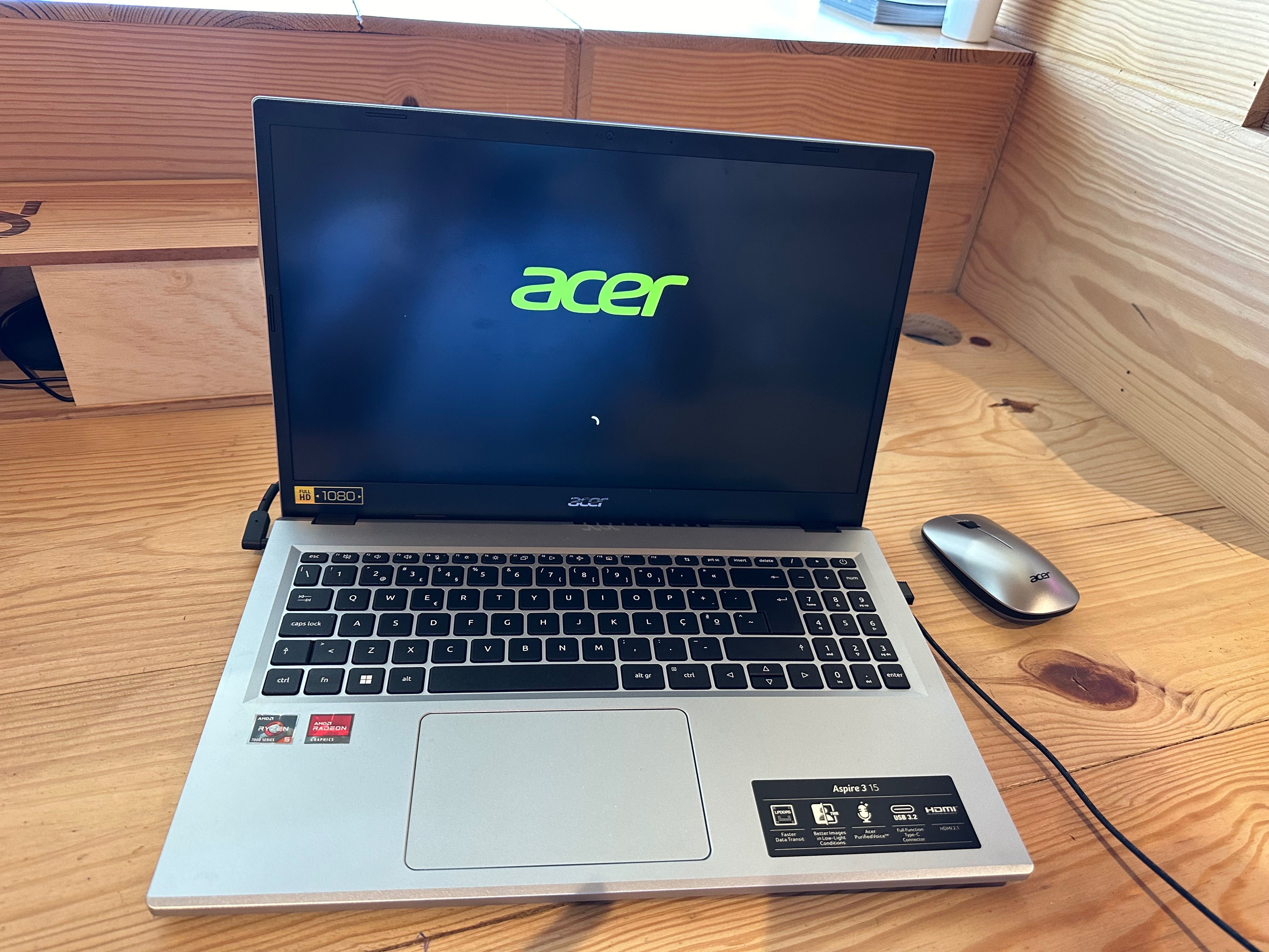 Portátil Acer disponível