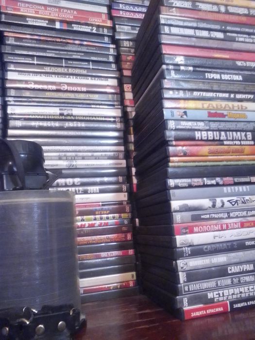 Продам коллекцию дисков . фильмы