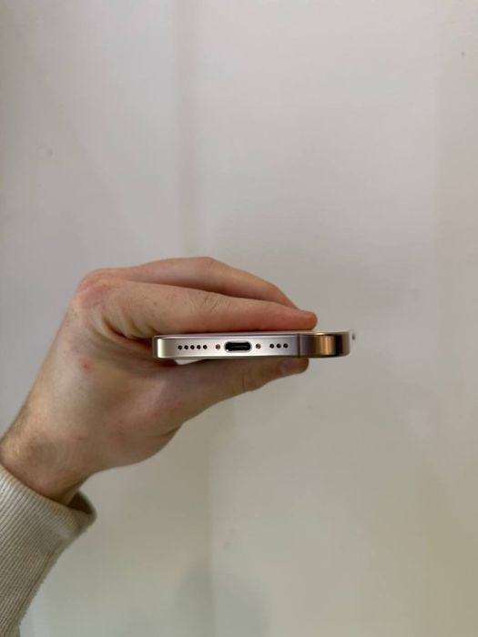 iPhone 16 Pro 512 100% на E-Sim