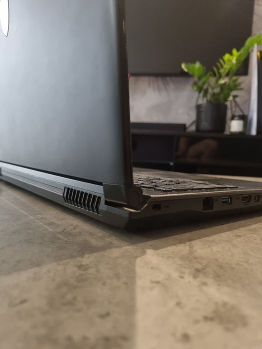 Laptop gamingowy MSI GL627QF