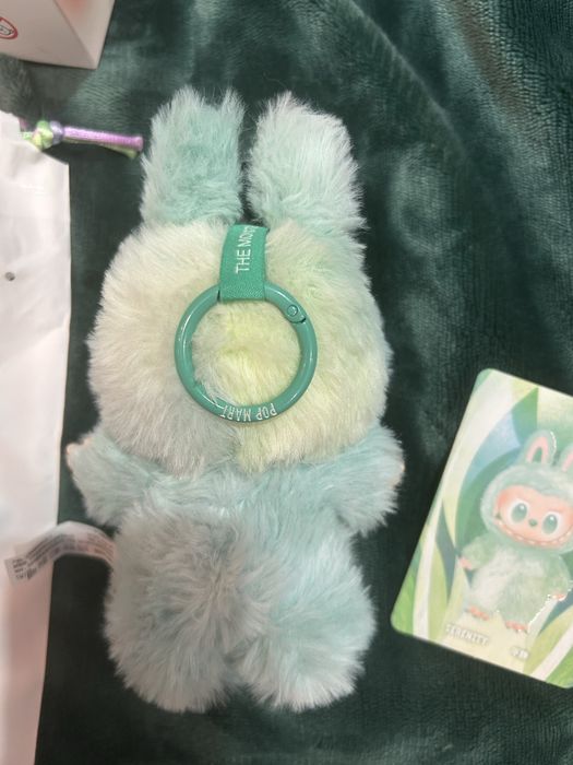 Labubu pop mart biginto energy