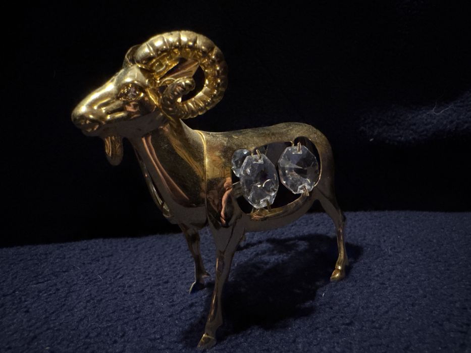 Złoty (24K) baran z kryształami Swarovskiego - idealny na prezent!