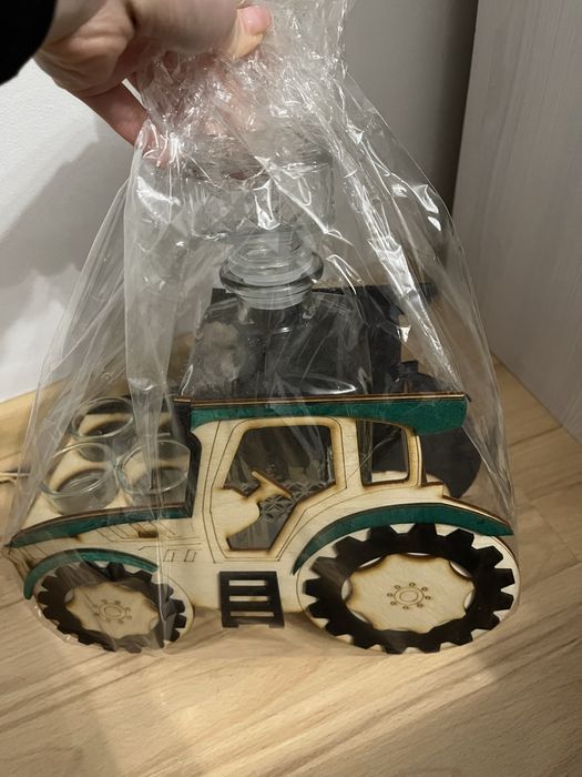 Karafka na alkohol traktor