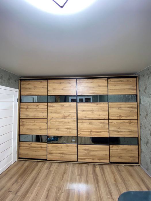 Шафи купе в наявності та під замовлення. Шкаф