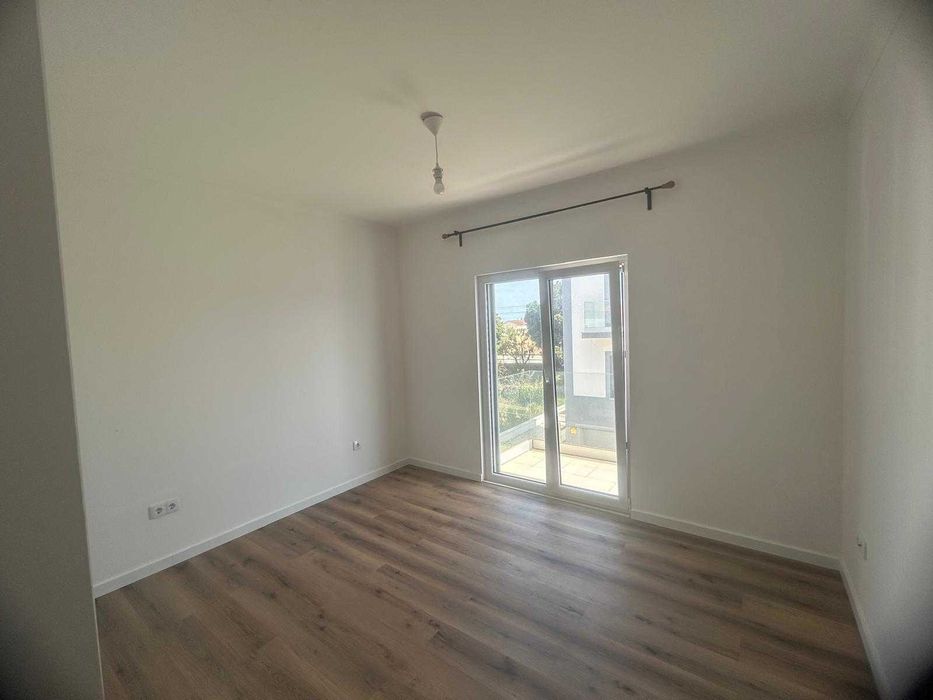 Arrenda-se Moradia Nova T3 + Escritório – Atouguia da Baleia (Peniche)