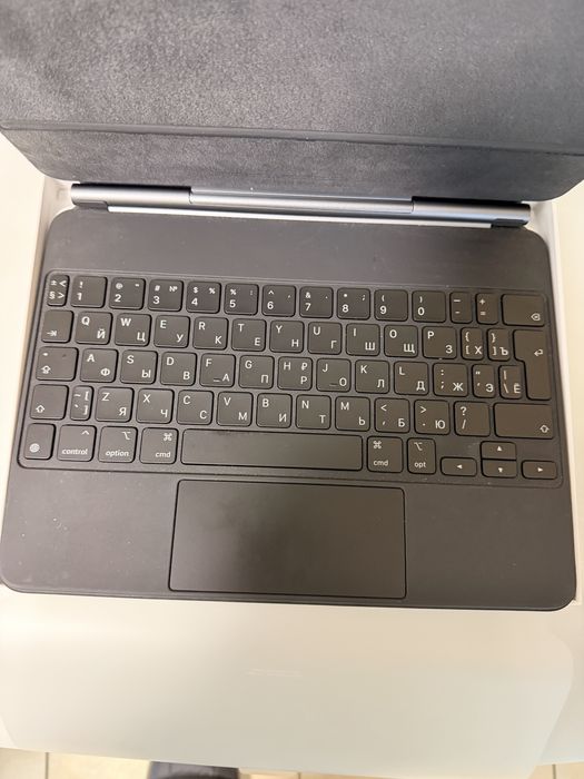 клавиатура Apple Magic Keyboard для iPad. Pro