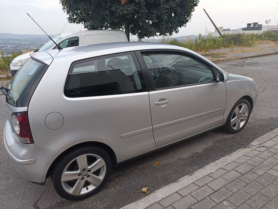 POLO Cinza Semi Novo