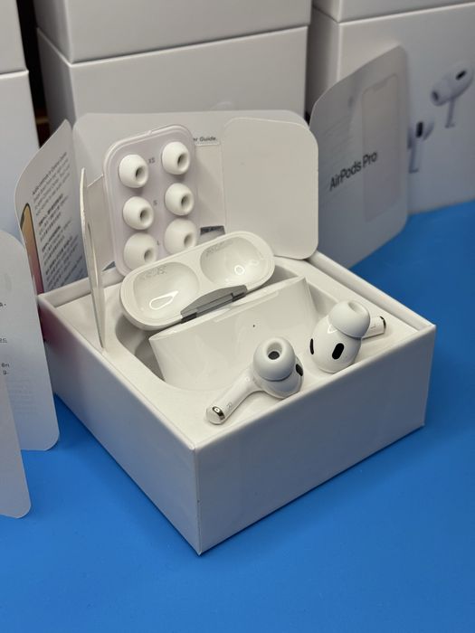 Навушники Apple AirPods Pro 2 Generation з активним шумопоглинанням