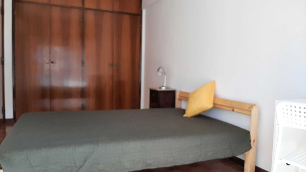 Quarto casal em Alhandra, V. F. Xira