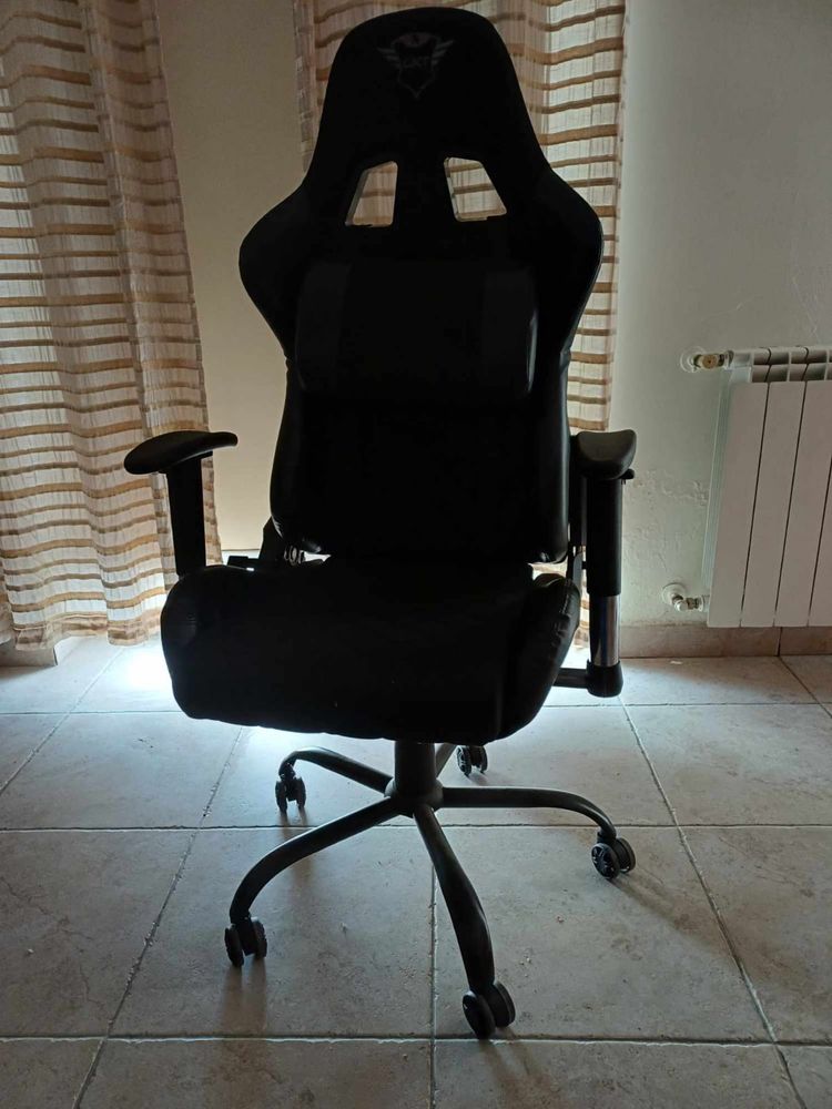 Cadeira gaming GXT comprada na fnac por 320€