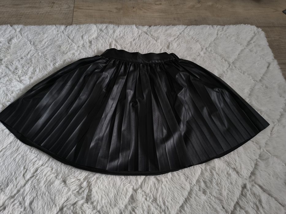 Spódniczka czarna krótka dziewczęca