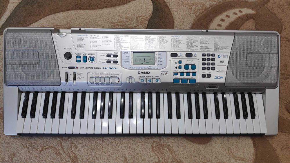 Синтезатор CASIO LK-300TV з підсвіткою клавіш, для начання