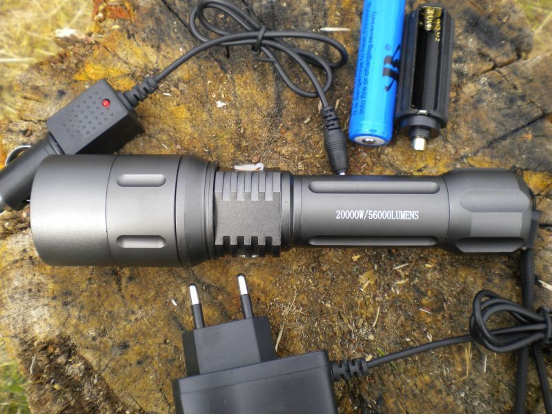 Latarka Myśliwska BAILONG bl-18D ZOOM Cree XM-L T6 ładowana