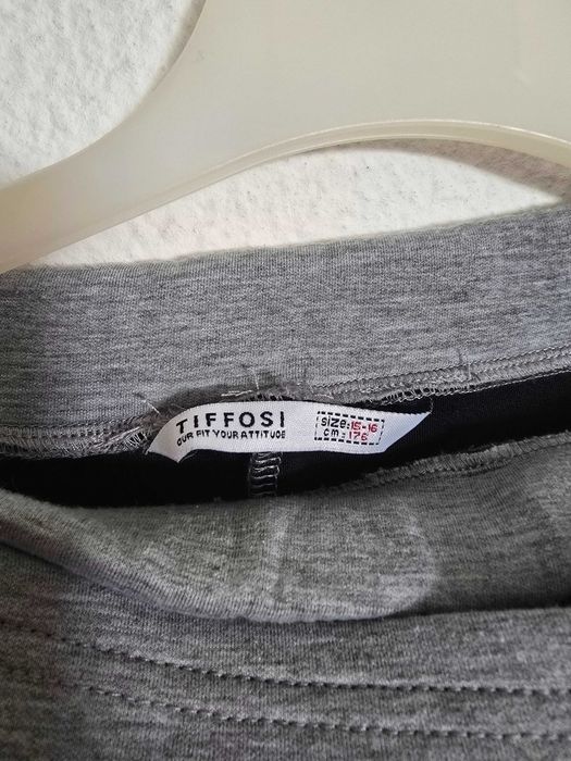 Saia-calção cinzenta de inverno - 15 /16 anos