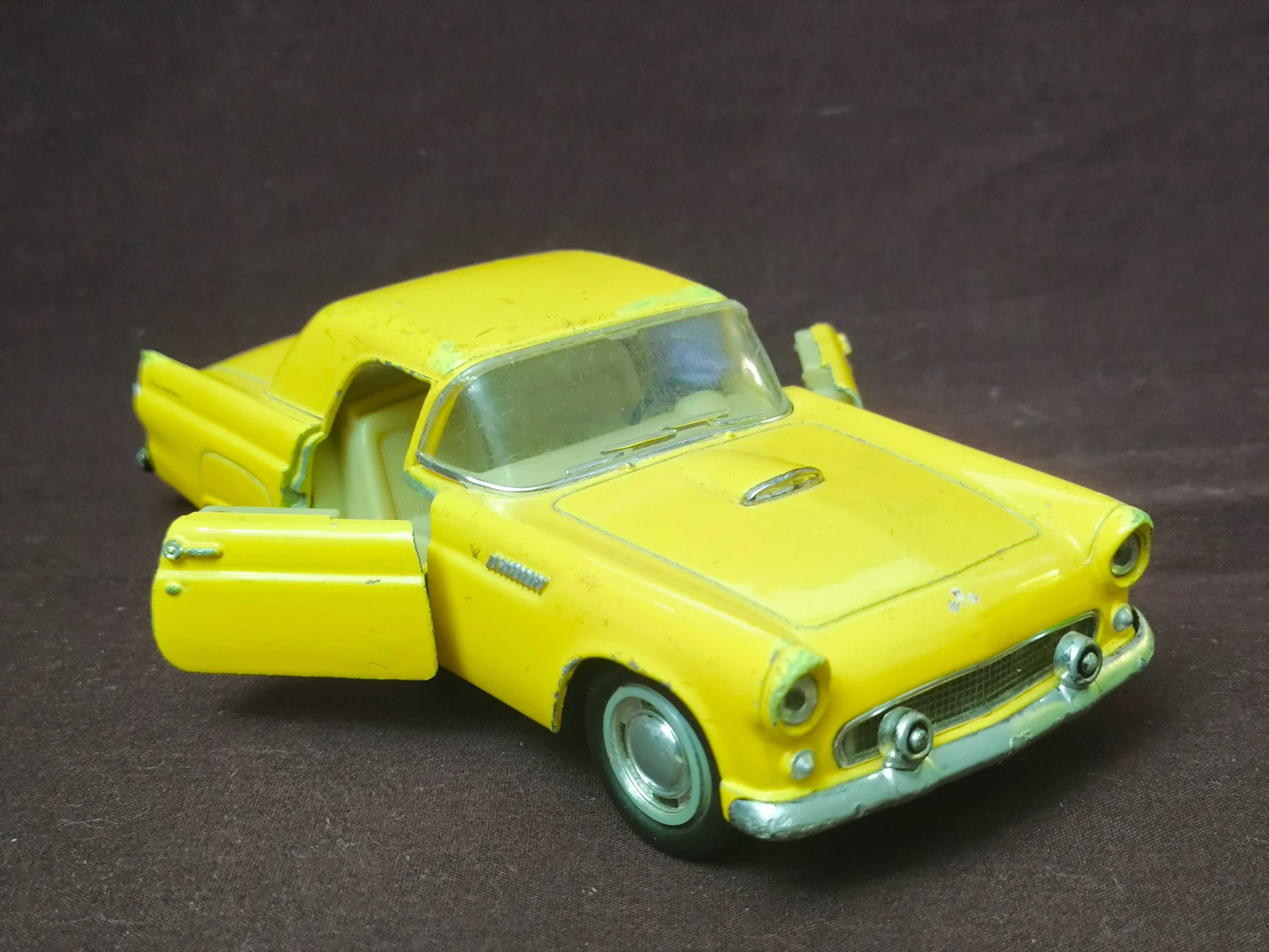 Машинка инерционная Ford Thunderbird 1955 1:36 Kinsmart