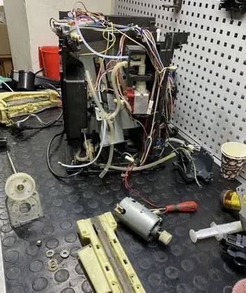 Ремонт кавомашин та кавоваpoк. Виїзд. Приватний майстер.