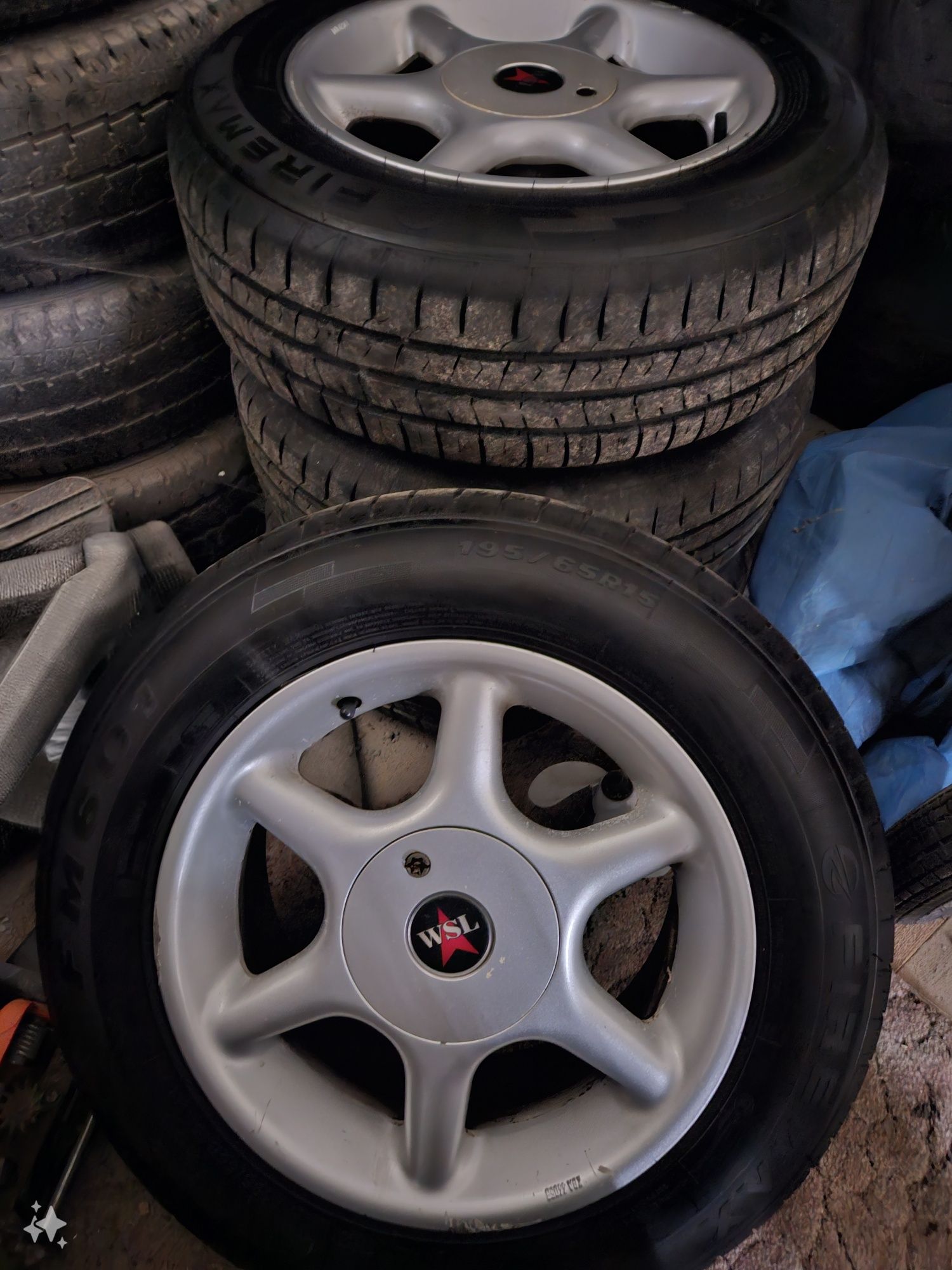 Komplet opon letnich 195/65 R15 z alufelgami Sharan