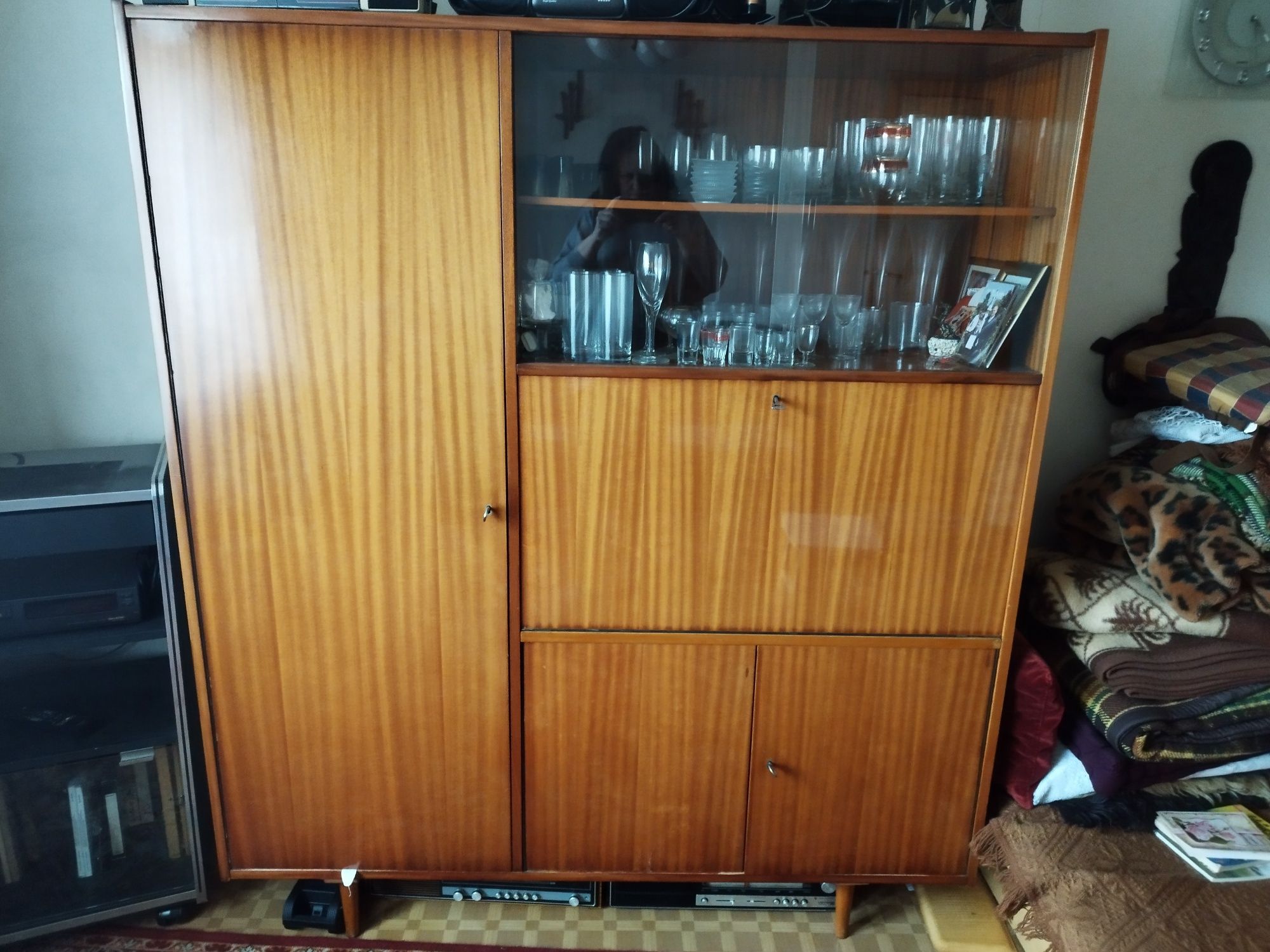 Meble z okresu PRL-U-