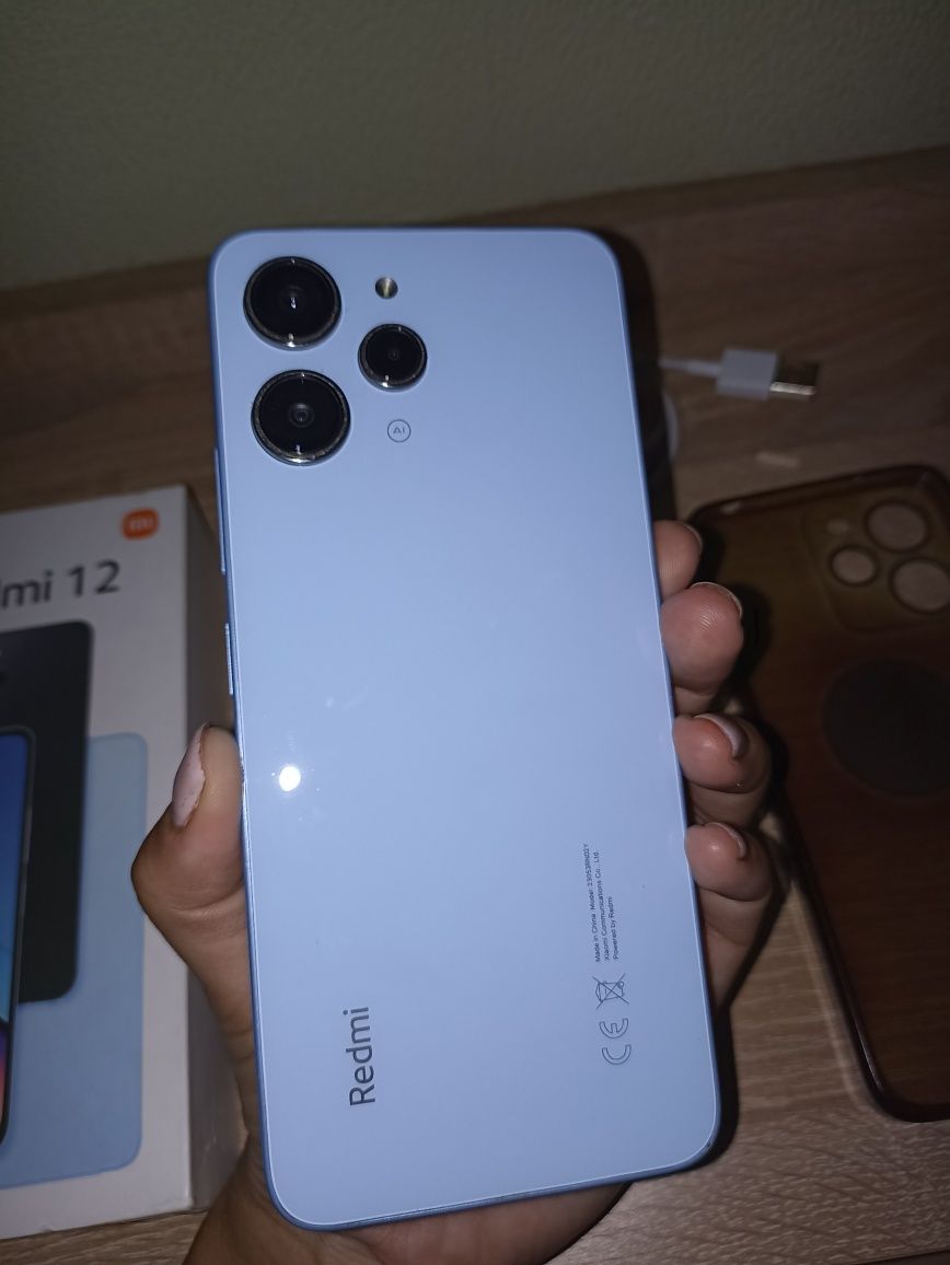 Продам телефон Redmi 12