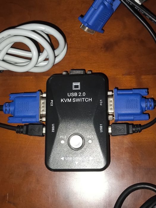 Ligar 2 computadores ao mesmo monitor vga - kvm switch
