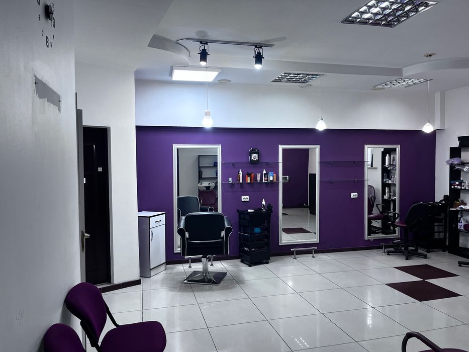 Здам в оренду місце для перукаря (два), майстра манікюру