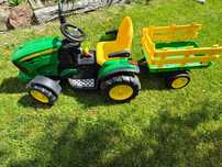 PEG PEREGO traktor John Deere 12 V na akumulator