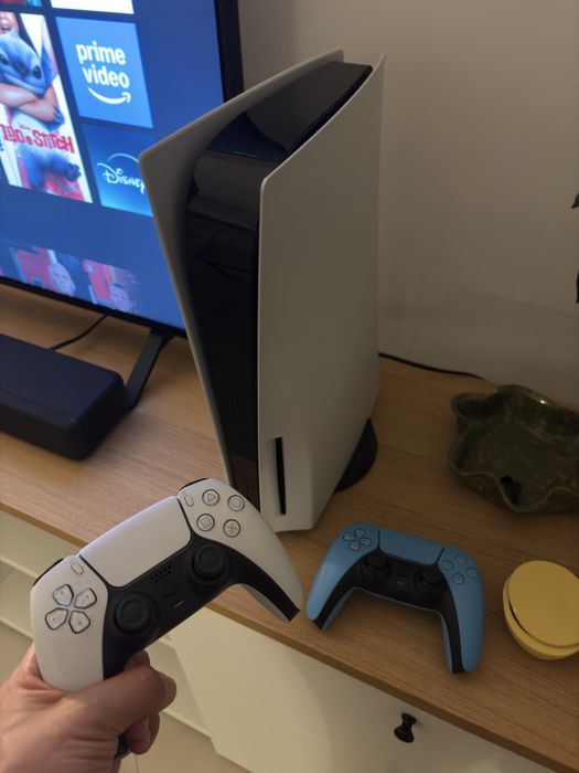 Playstation 5 (disco) + 2 comandos + jogos