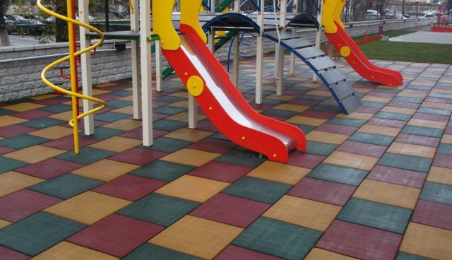 Резиновая плитка (Резиновое покрытие для спортивных и детских площадок
