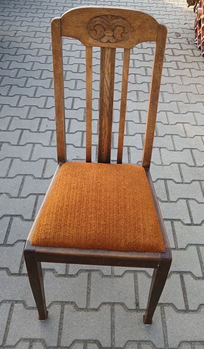 Krzesło z rzeźbieniem  drewniane antyk