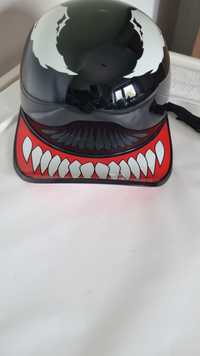 Capacete aberto Venom mota