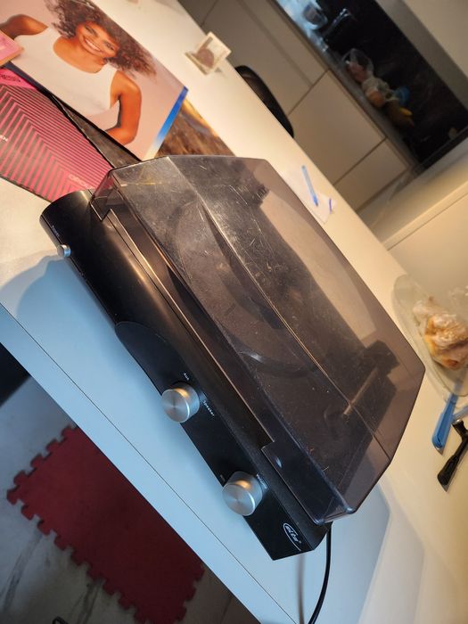 Gramofon z płytami