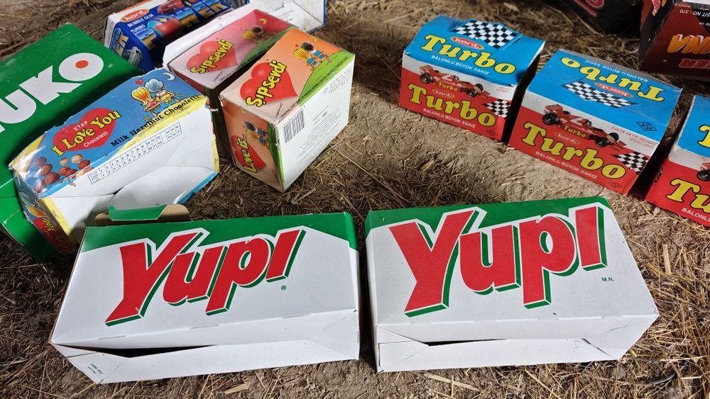 Упаковки коробки от жвачек Turbo Yupi Love is Stimorol жвачки вкладыши