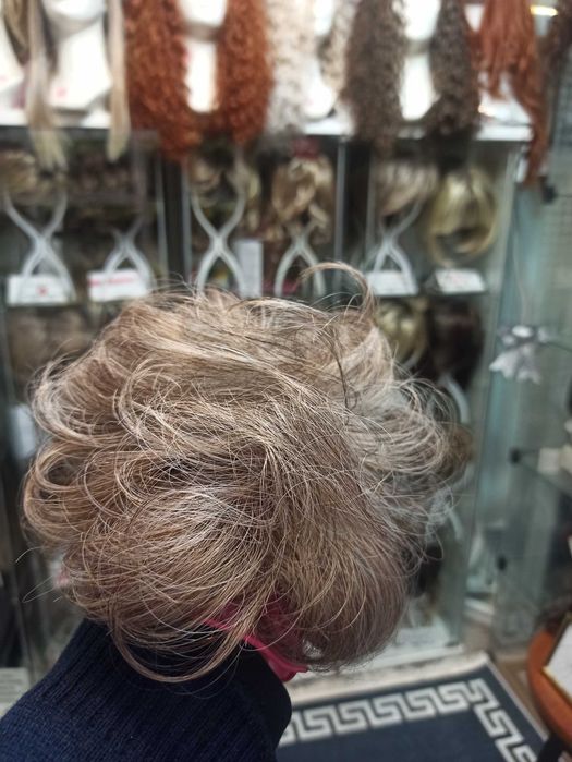 Topper, tupet damski falowany jak naturalny odcienie siwego-Nessaja