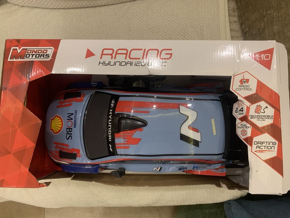 Машинка  на пульте управления