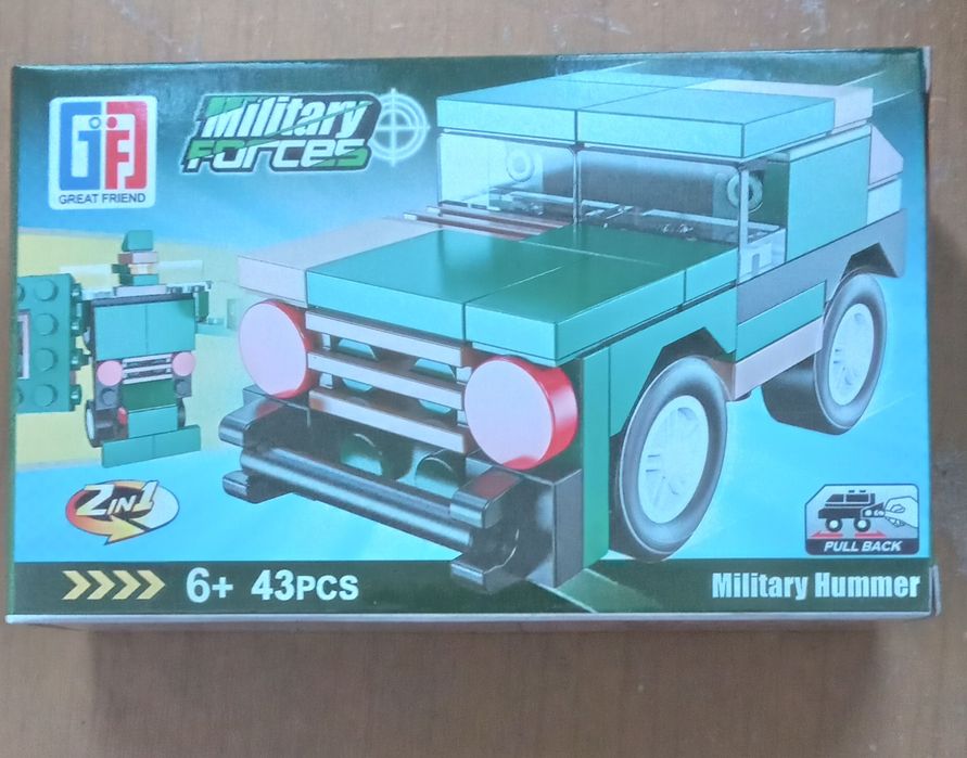 Лего військова машинка з моторчиком