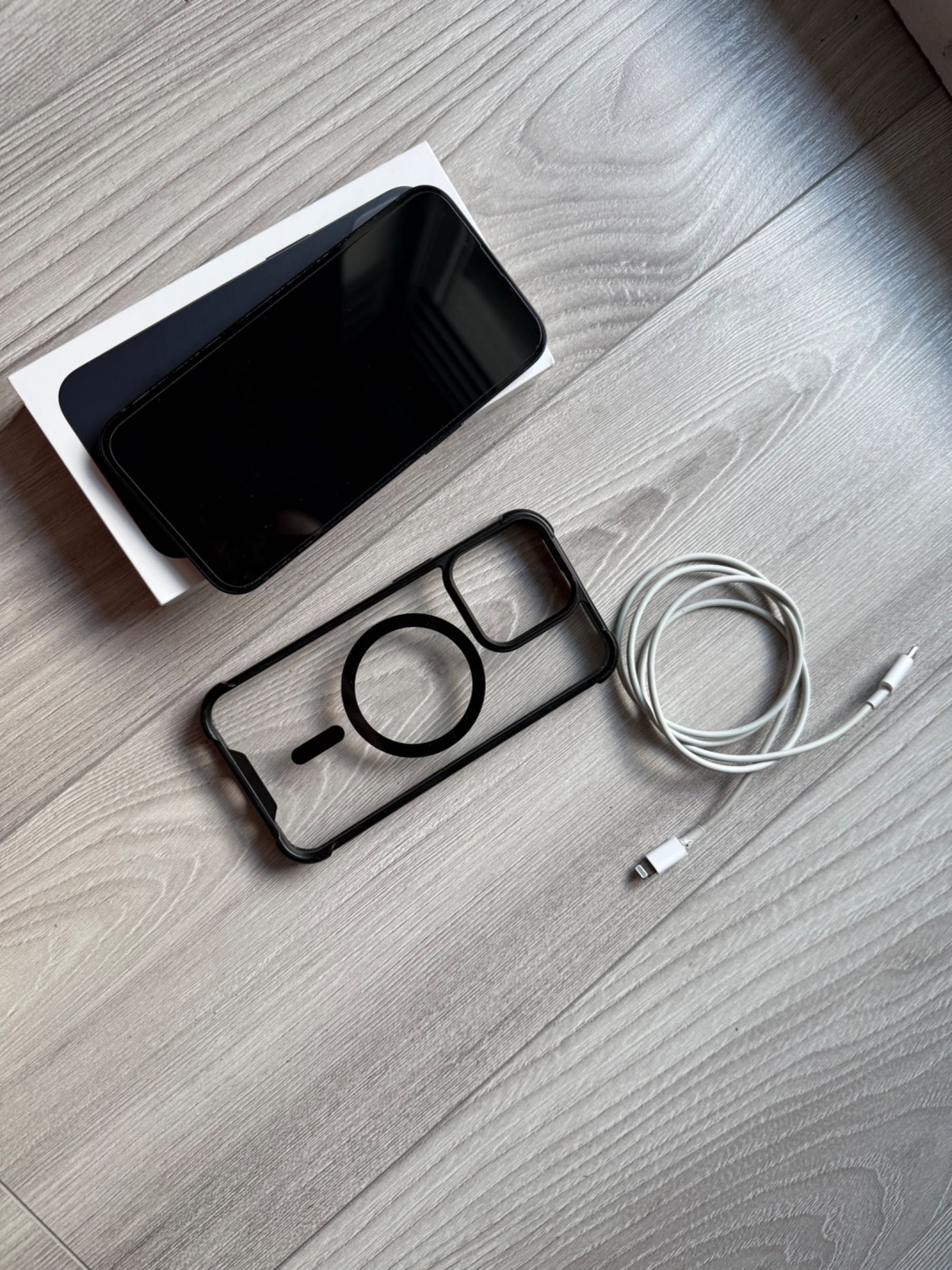 iPhone 13 128gb Midnight 73% baterii