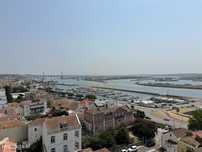 Apartamento T2 c/ parqueamento junto à praia