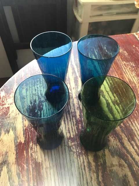 Conjunto de 4 copos altos coloridos para cerveja (vintage)