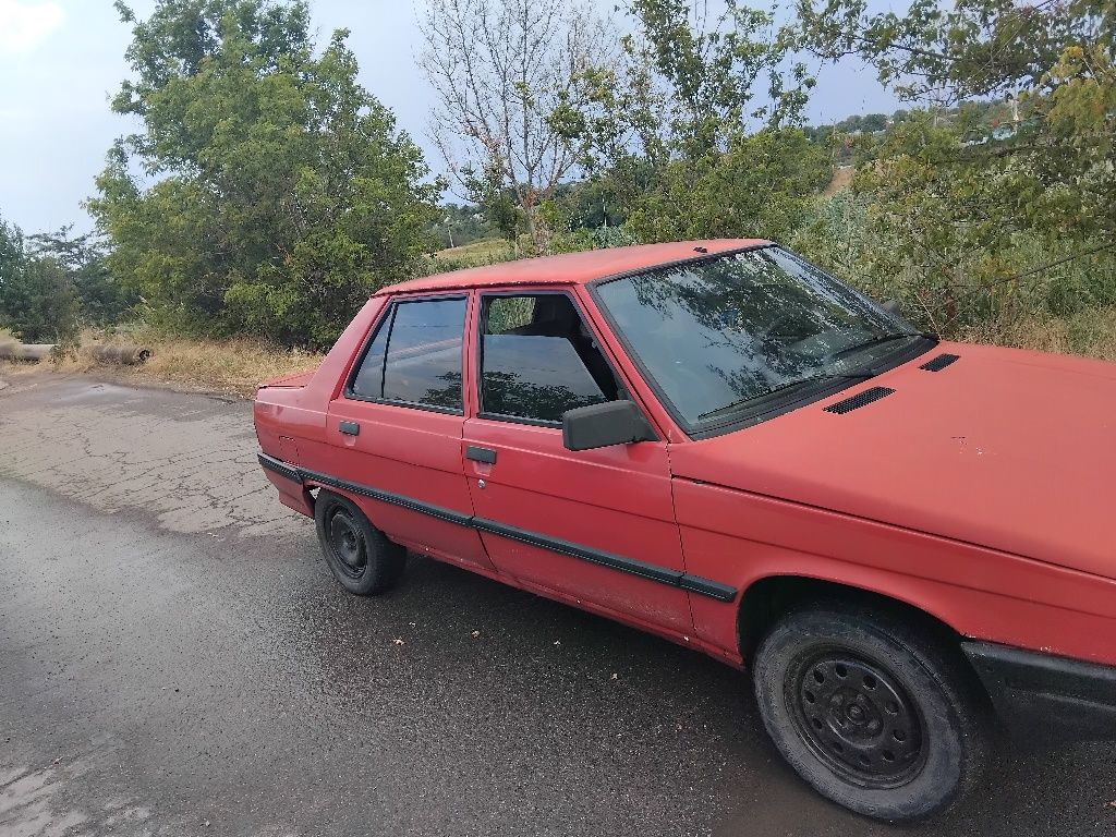 Renault 9 в гарному стані