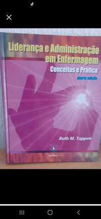 Liderança e administração em enfermagem.