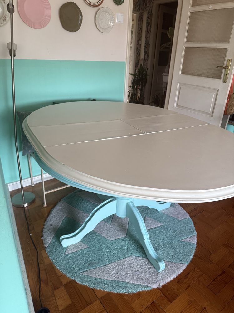 Mesa de jantar redonda/oval