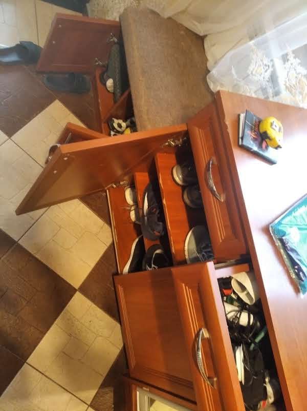 Прихожа шафа купе з тумбочками