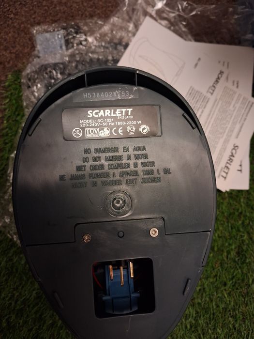 Чайник електро Scarlett SC-1021