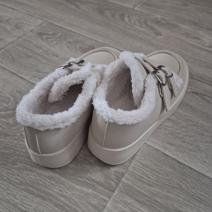 Кеди, угги, ботінки, взуття, лофери, хайтопи, черевики.