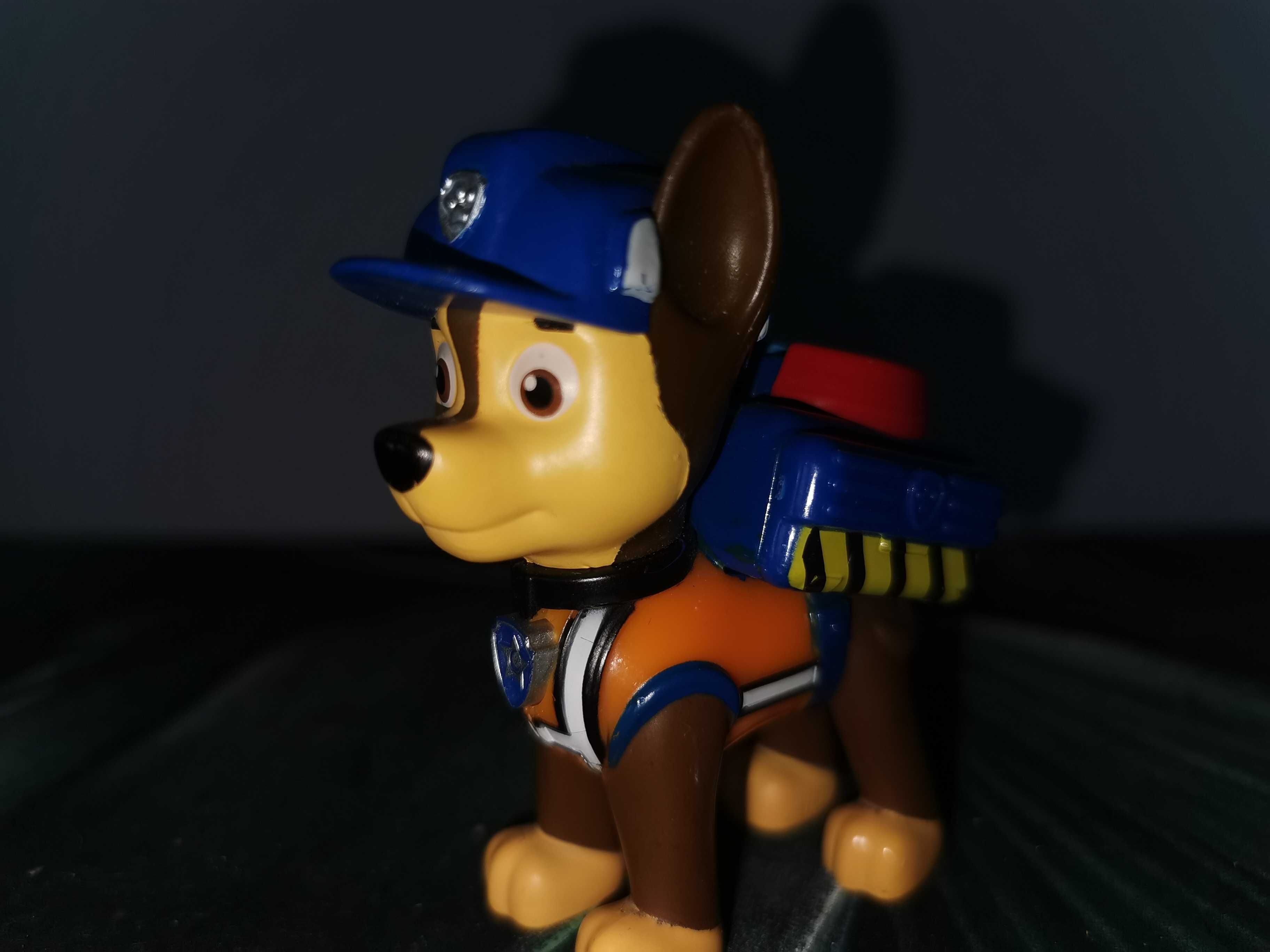 Figurki psi patrol, Chase z rozkładanym plecakiem, duża figurka
