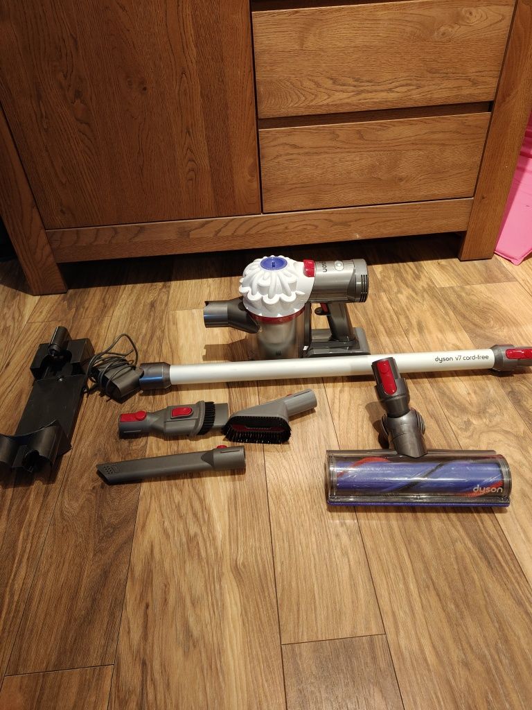 Odkurzacz dyson v7