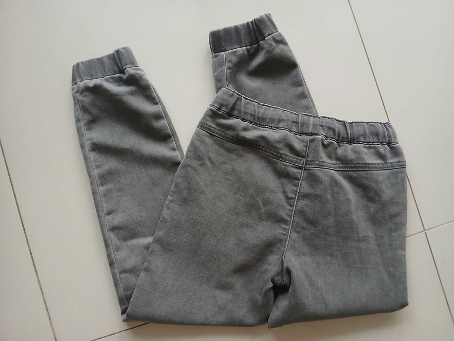SINSAY joggery spodnie 140 chłopięce jeansy materiałowe
