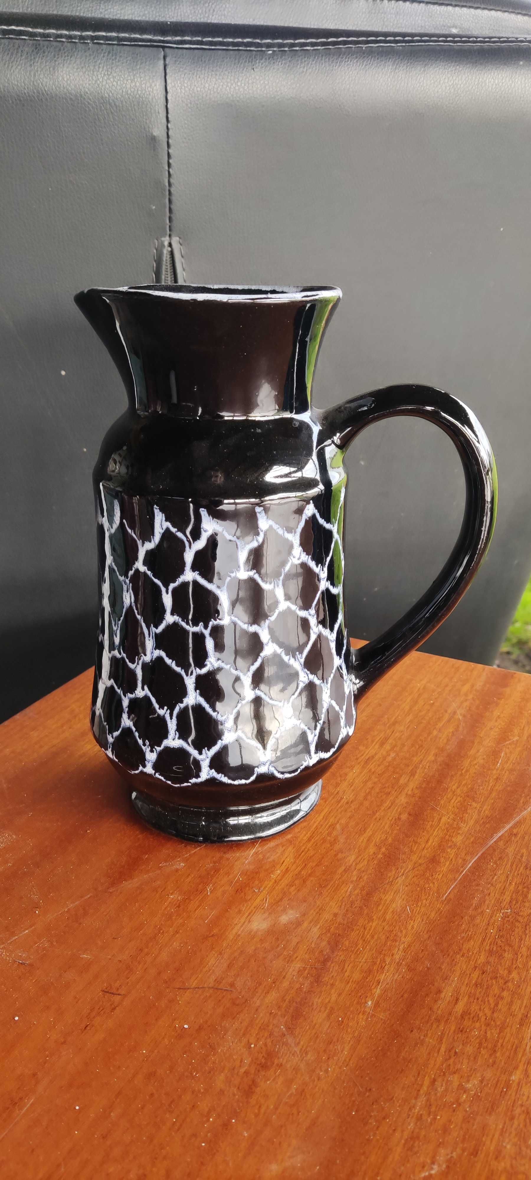 Ceramiczny wazon dzbanek